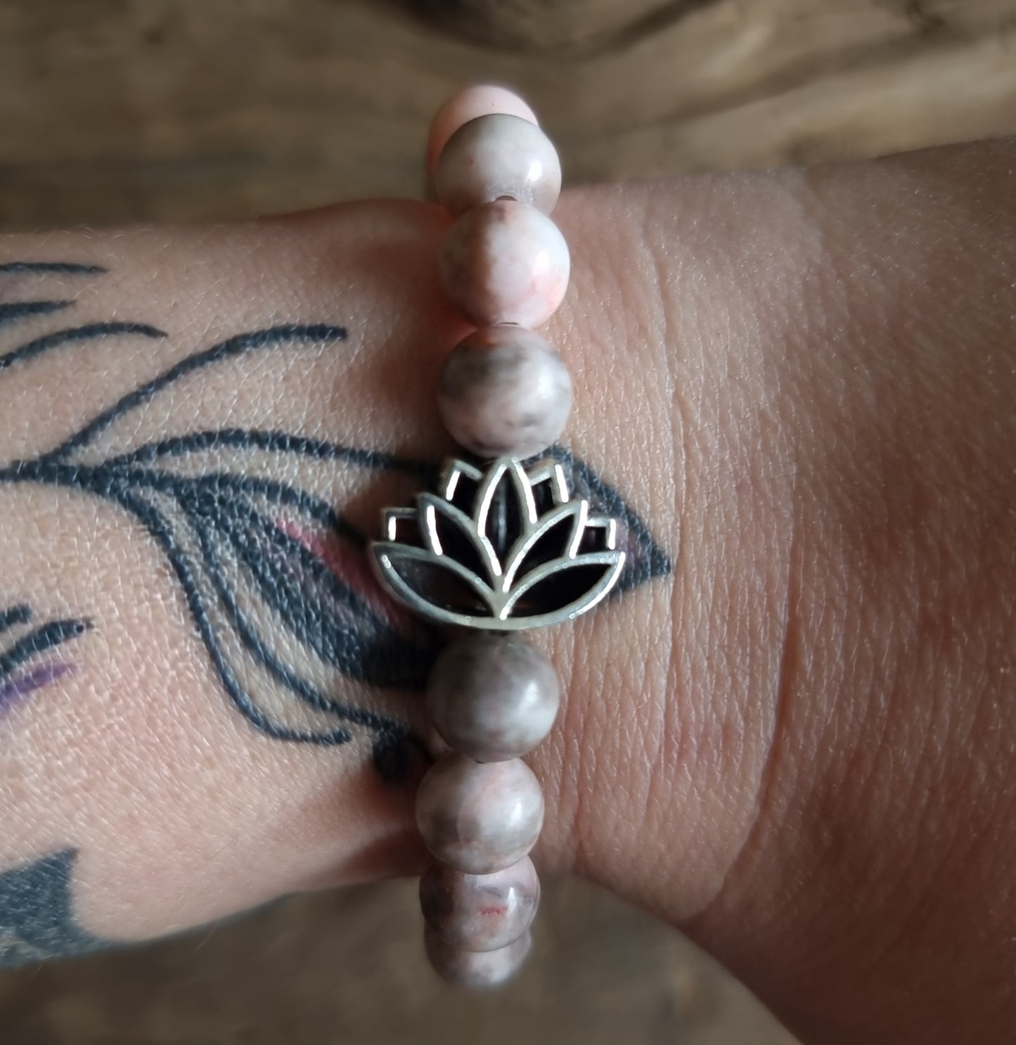 PINK ZEBRA JASPER ENERGY LOTUS BRACELET 8 mm - COURAGE