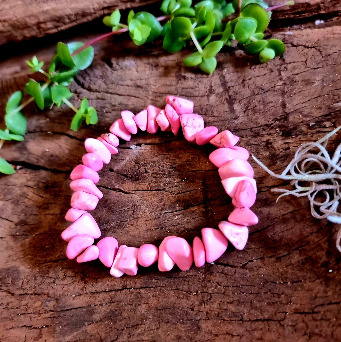 HOWLITE PINK CHIPPED BRACELET - PATIENCE