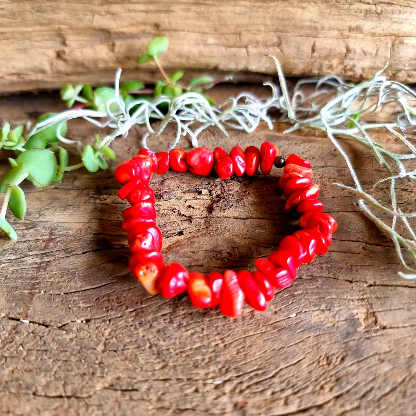 RED CORAL CHIPPED BRACELET - GOOD FORTUNE