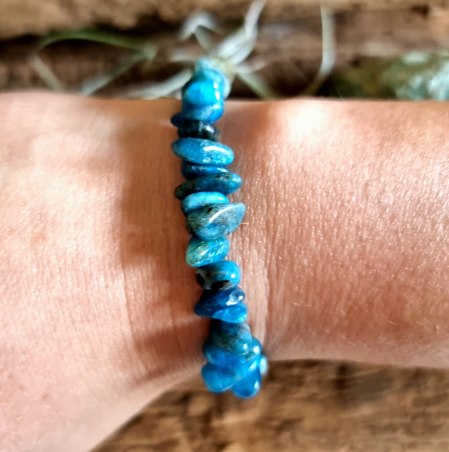 APATITE CHIPPED BRACELET - THE STONE OF MANIFESTATION