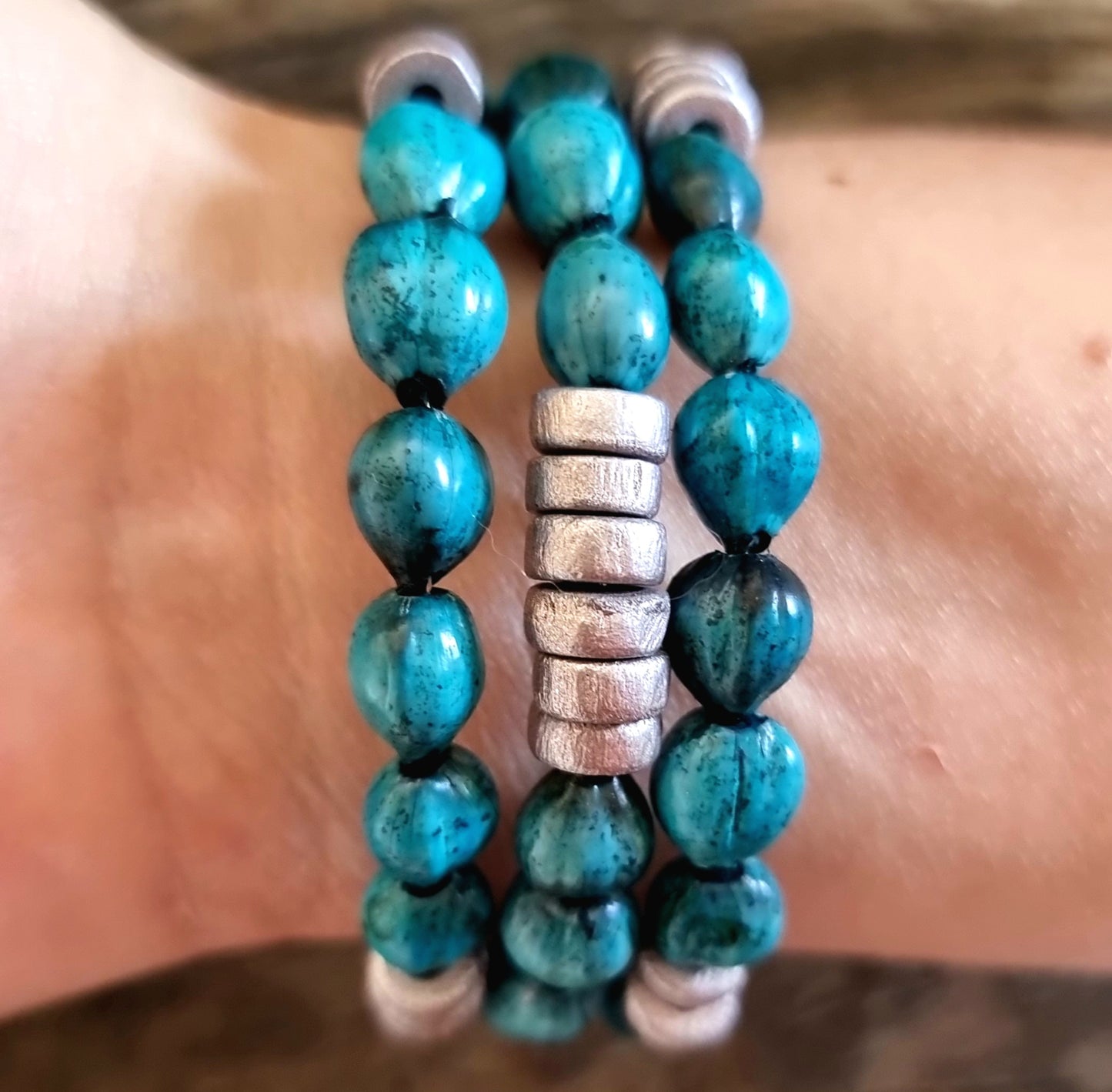 BOHEMIAN BLUE & SILVER MEMORY WIRE BRACELET