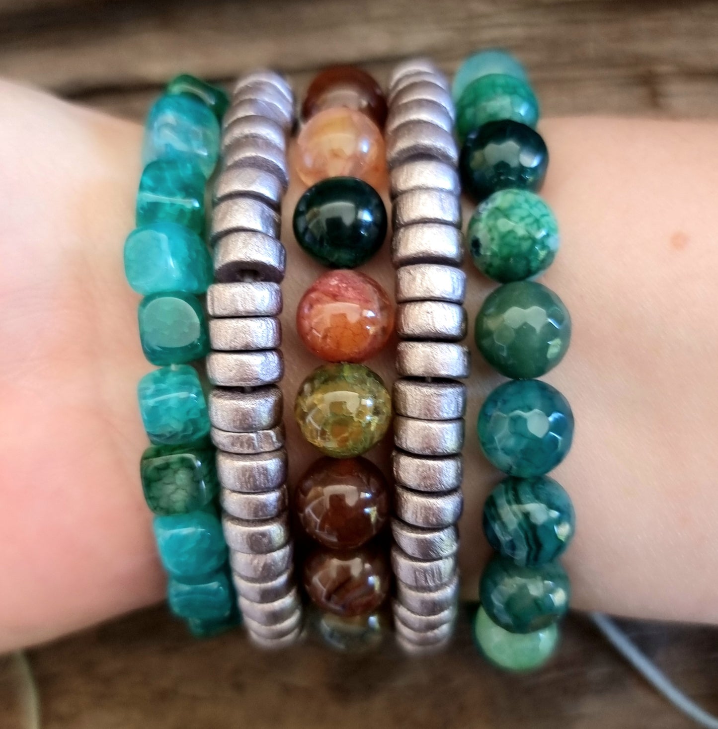 STRENGHT & CREATIVITY BRACELET STACK - COLOURED AGATE