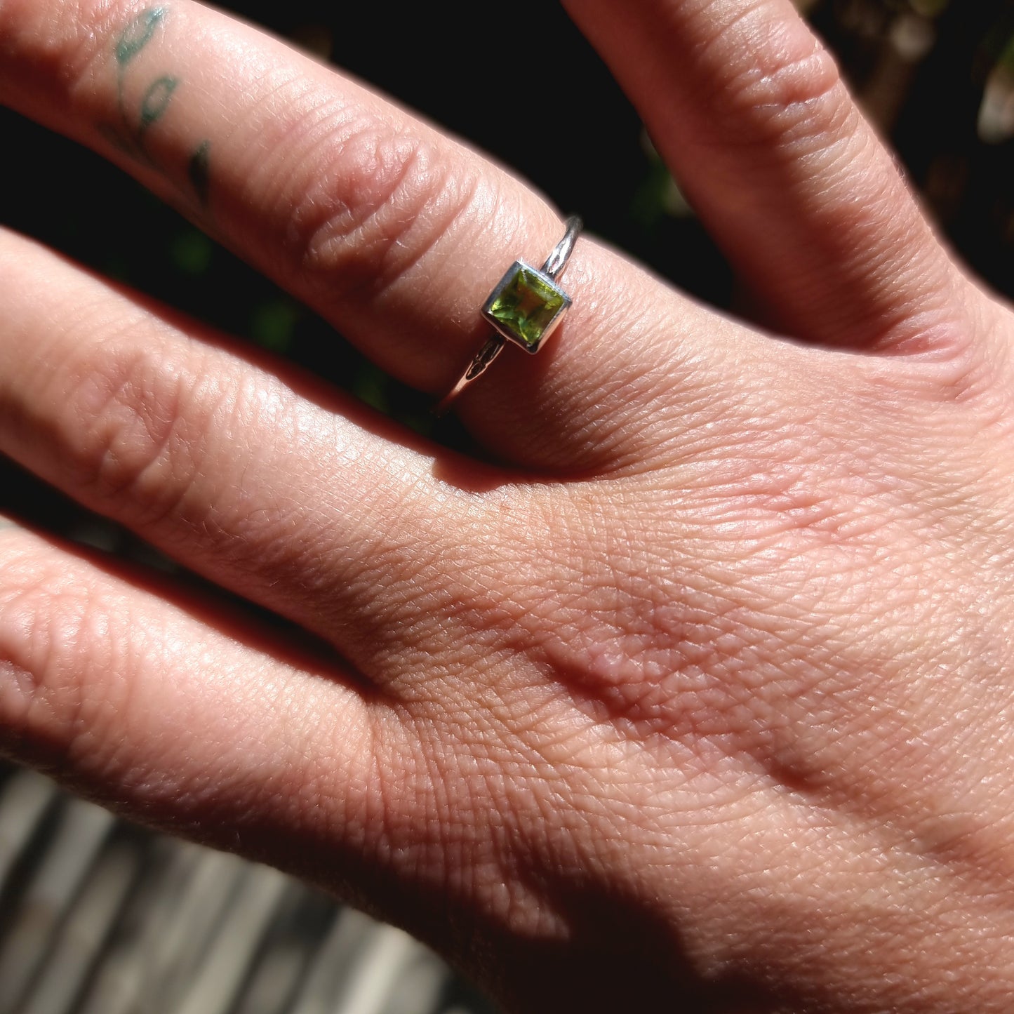 PERIDOT RING IN 925 SILVER SIZE 17 - BALANCE & PROTECTION